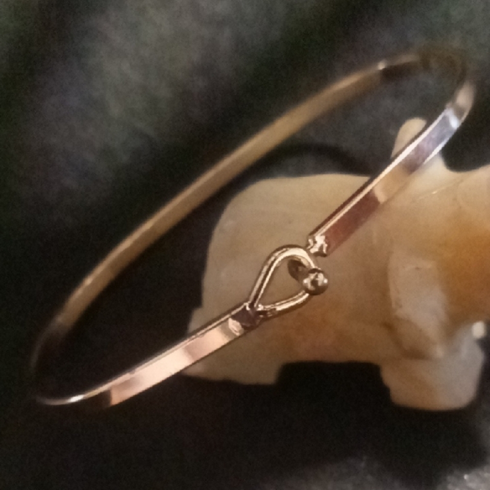 Elegant Gold Bangle Bracelet hook & loop gold plated. Up to 8 in